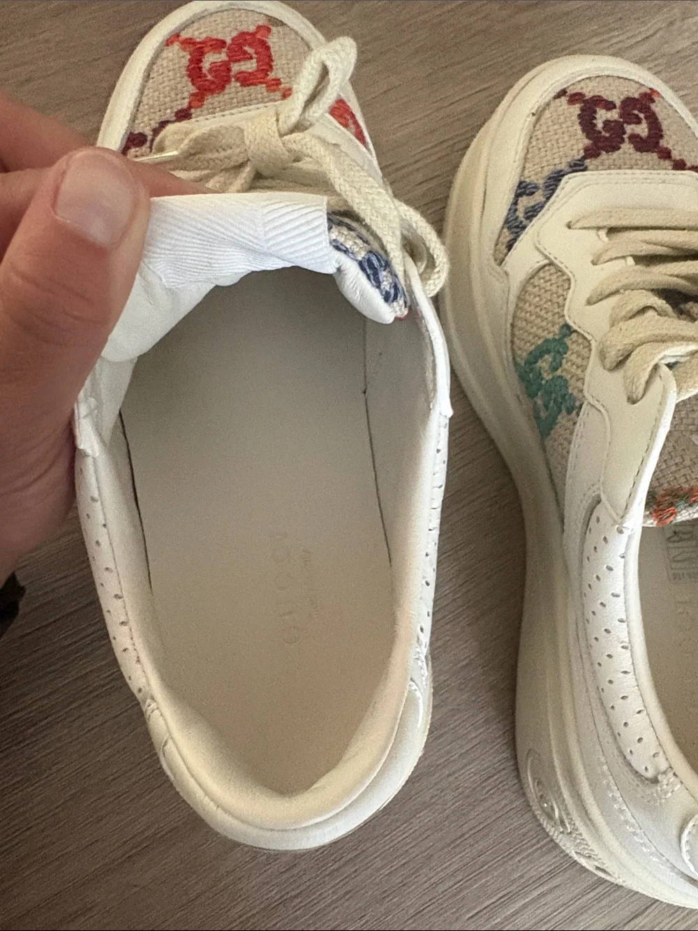 Gucci lace up